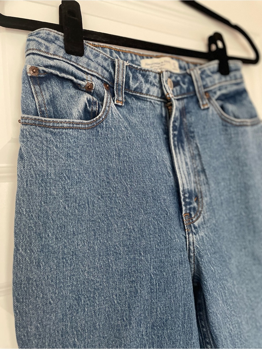 Abercrombie Vintage High-Rise Flare Curve Love Jeans, size 4 short - Picture 2 of 6